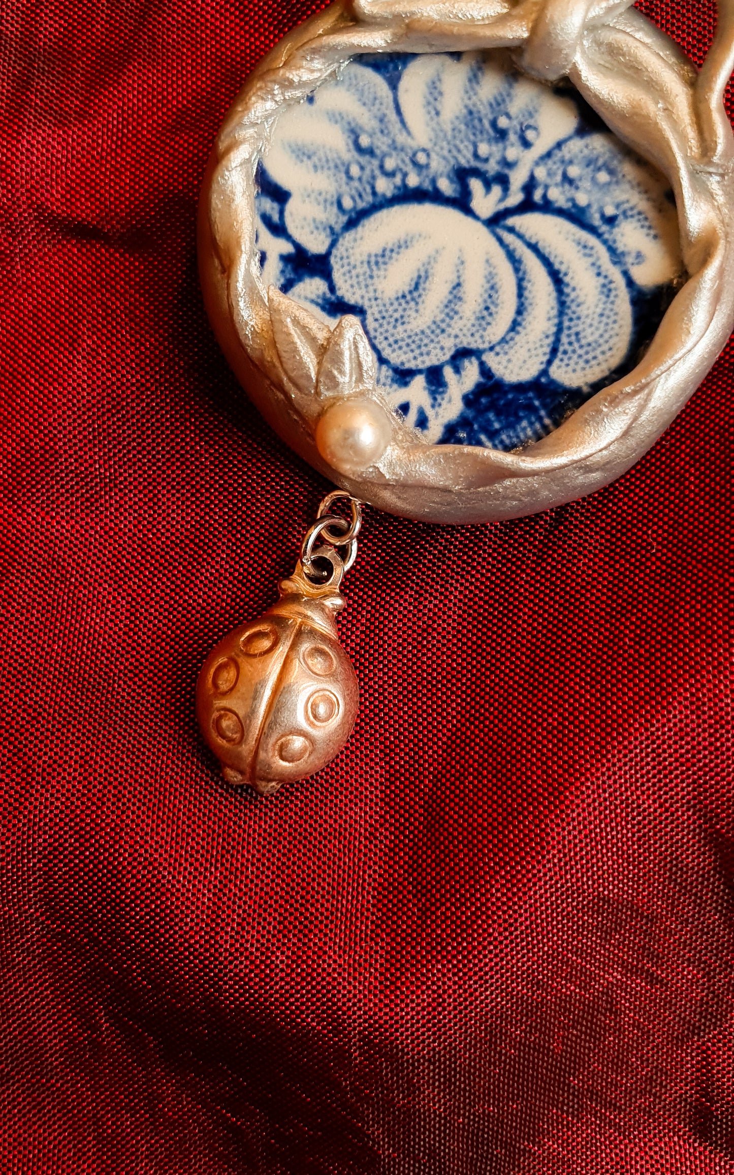 "Ladybug" velvet ceramic necklace